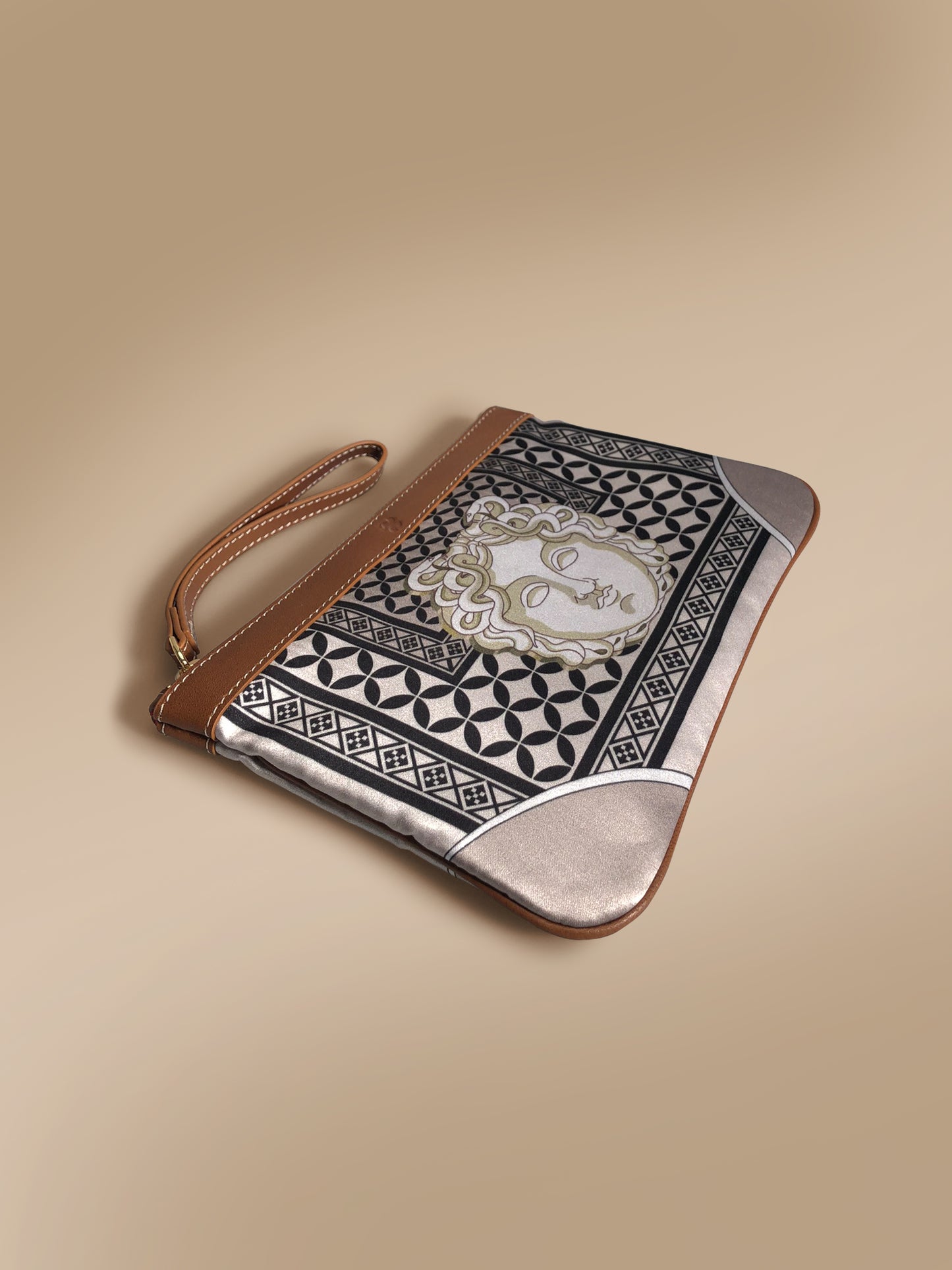 Spirito Medusa Clutch